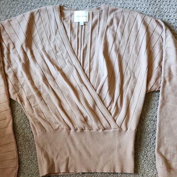 Pink Rose size L sweater - Picture 2 of 5